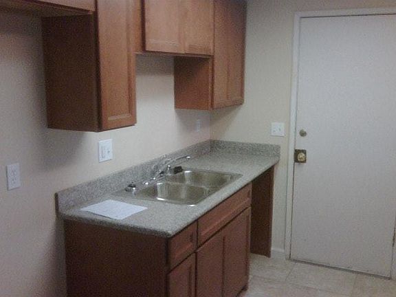 4th image of 3425 Viking Dr