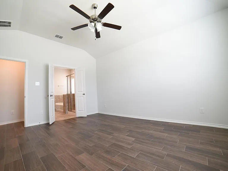 1407 Buckley St — Photo 3