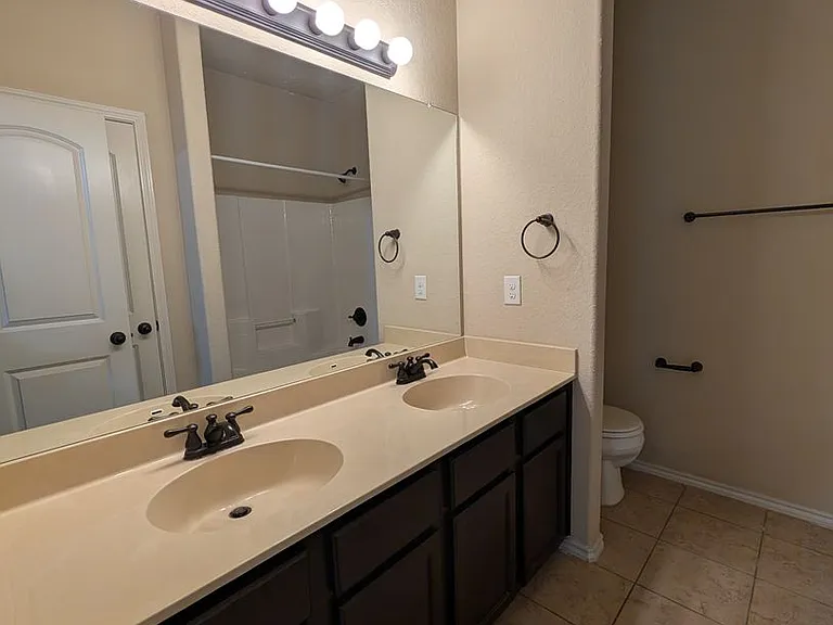 660 Creekside Cir — Photo 31