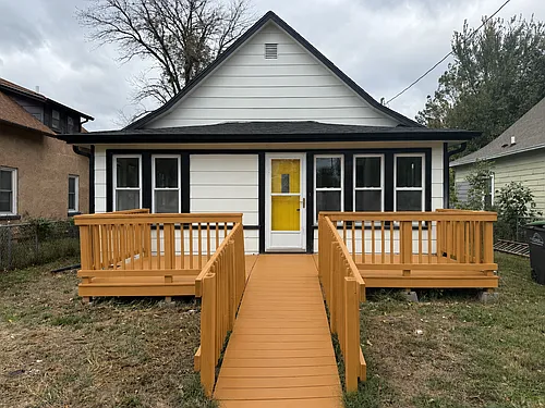 2050 E Grand Ave Photo 1