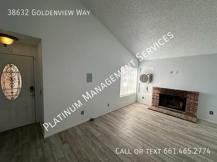 3 bed, 1127 sqft, $2,595 — Photo 2