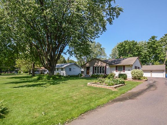 2nd image of 955 Island Lake Ave