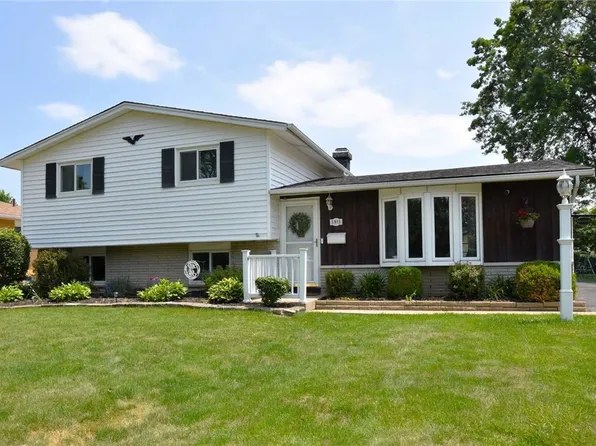 5915 Marra Dr, Bedford Heights, OH 44146