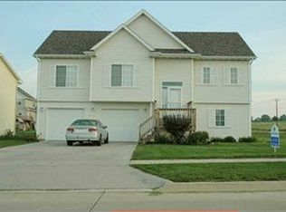 2627 Shady Lane Dr, Norwalk, IA 50211