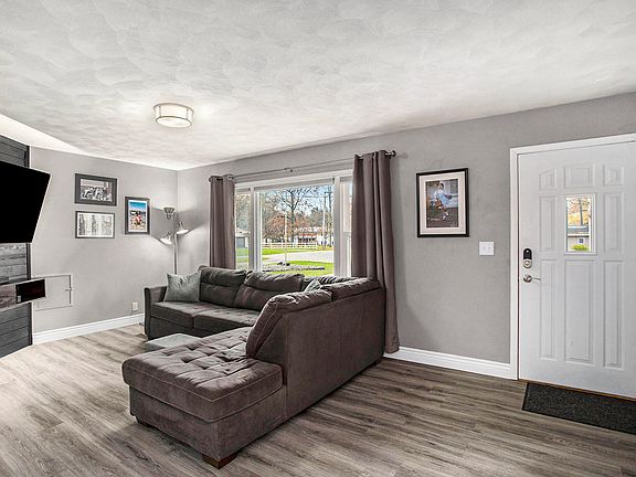3rd image of 7744 Anway Dr
