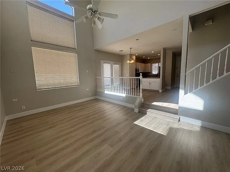 1521 Tillman Falls Ave — Photo 10