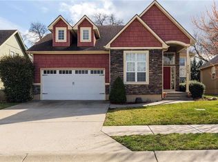 1108 Notting Hill Rd, Greenwood, MO 64034