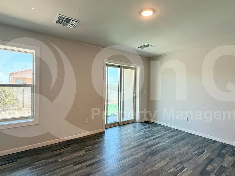 8011 S Magic Dr — Photo 3