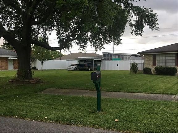 2nd image of 18 Sombrero Ln