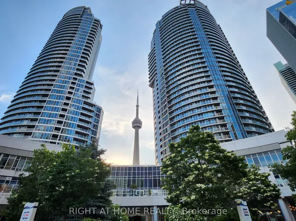 8 York St #1912, Toronto, ON M5J 2Y2