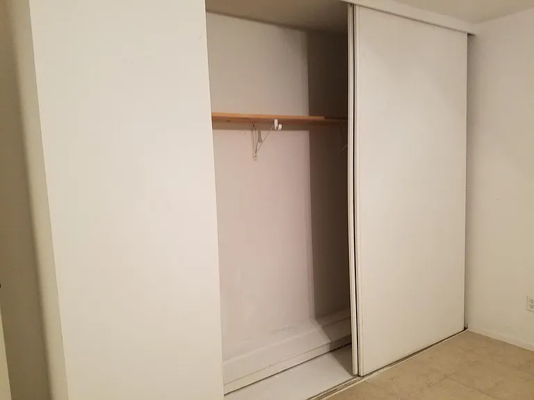 Bedroom1-closet