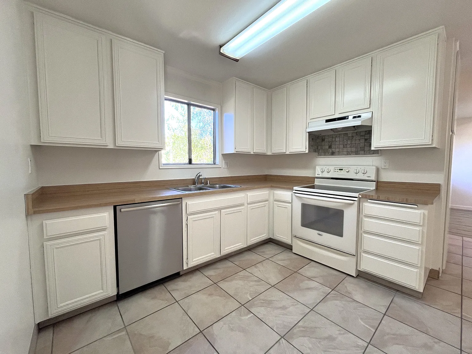 3 bed, 1474 sqft, $3,450 — Photo 4