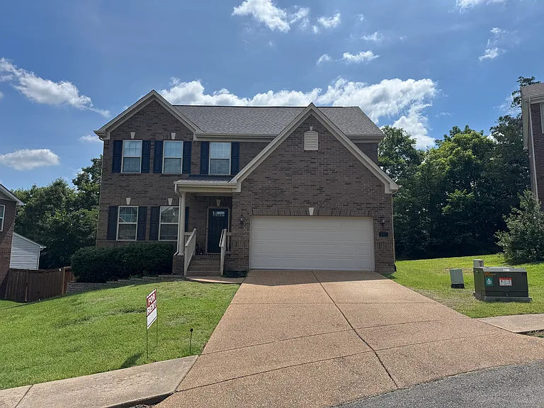 625 Stonebridge Ln — Photo 1
