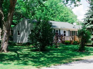 820 Ferley St, Lansing, MI 48911