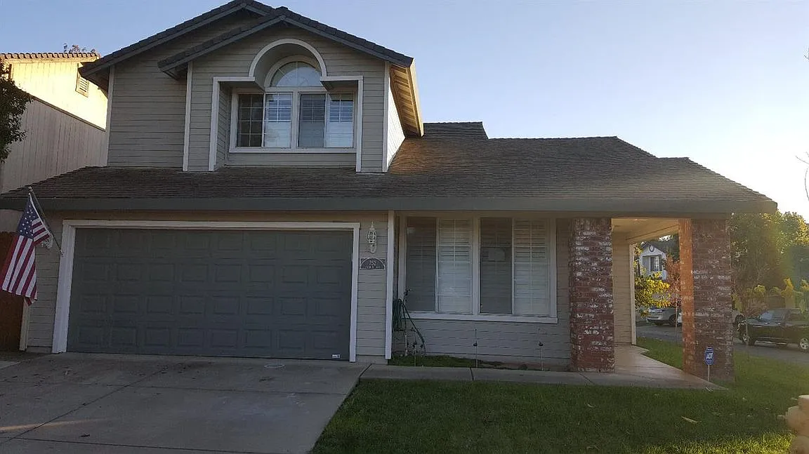 752 Ashboro Ln photo 1