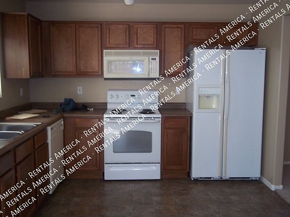 3rd image of 6605 W Desert Ln