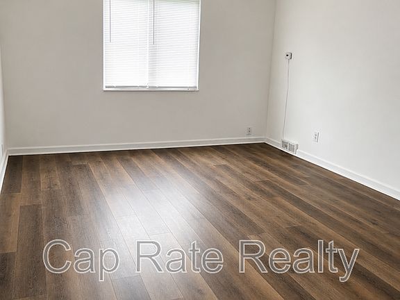2nd image of 94 N Hampton Rd