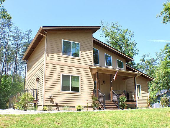 2nd image of 939 Sunset Rd