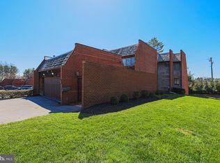110 Old Crossing Dr, Baltimore, MD
