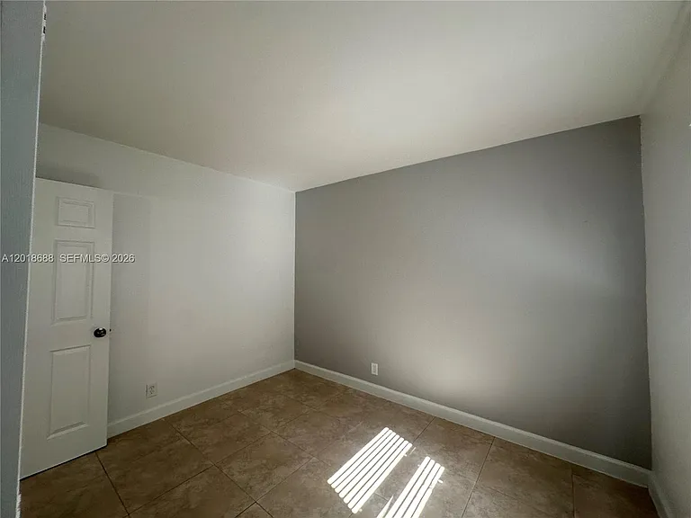 2705 NE 9th Ave #203 — Photo 20
