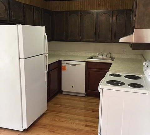 4th image of 330 Shore Dr APT E-4