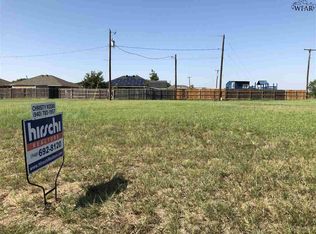 114 E Valley Dr, Iowa Park, TX 76367