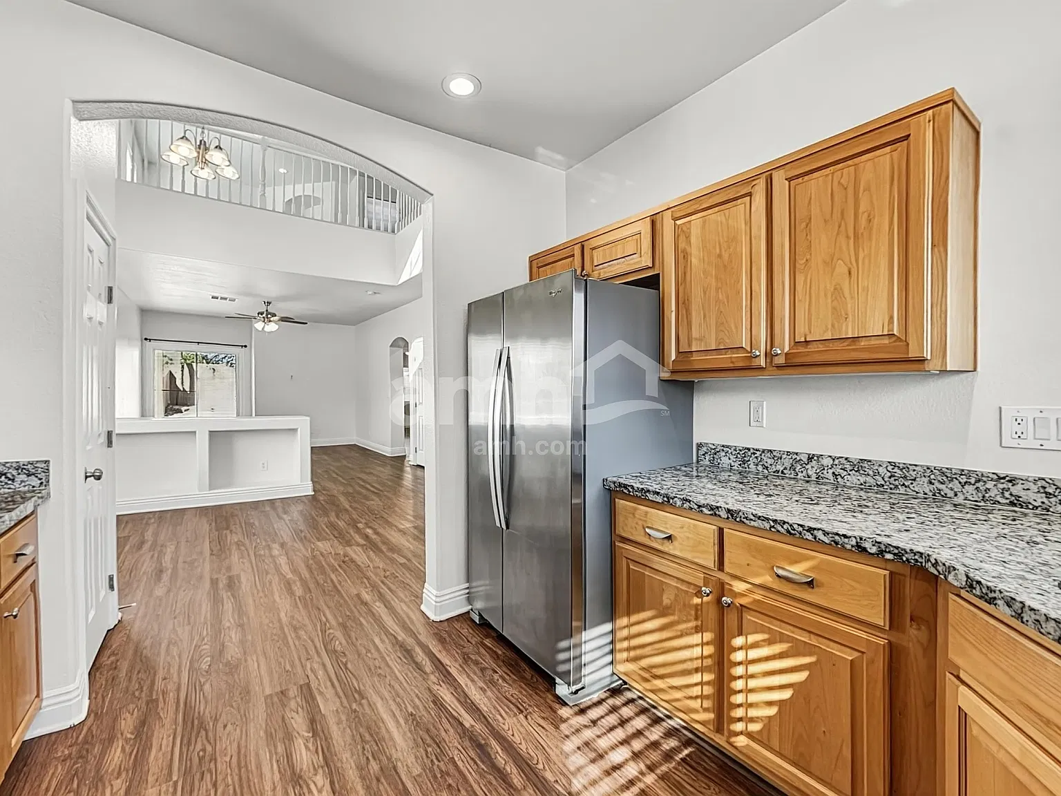3 bed, 2.5 bath, 1942 sqft, $2,460 — Photo 4