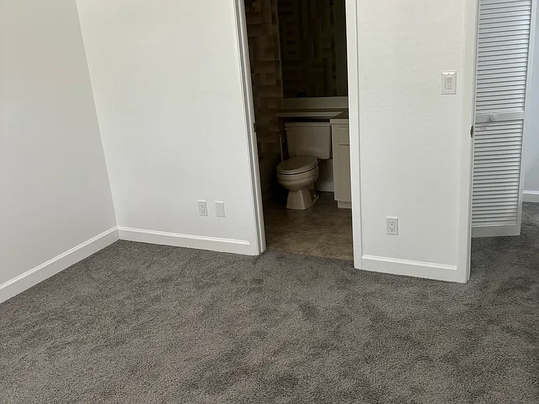 2nd Bedroom with Full Bath