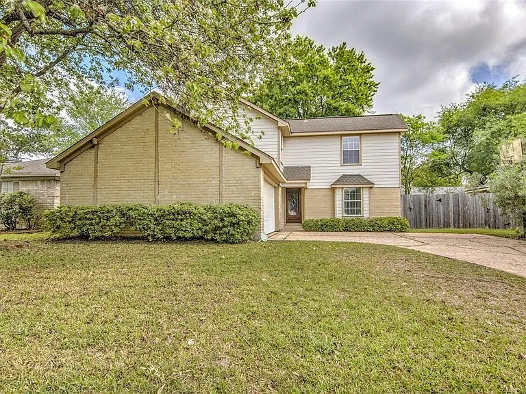5839 Culross Close — Photo 1
