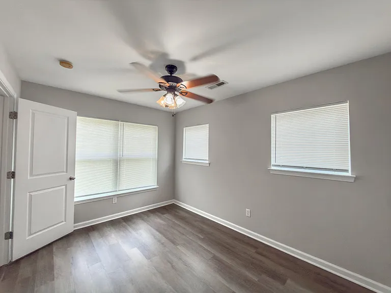 251 Grand Oaks Dr — Photo 16