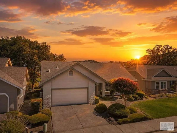 360 Singing Brook Cir, Santa Rosa, CA 95409