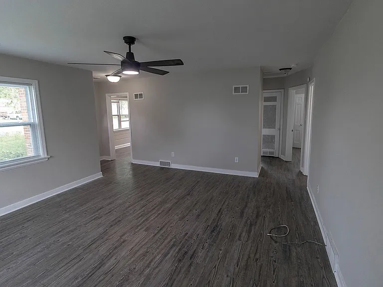 1007 Hardin St — Photo 4