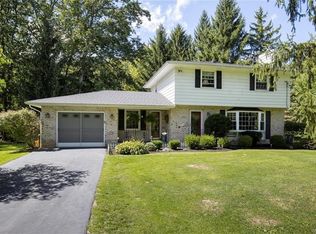 63 Mitchell Rd, East Aurora, NY 14052