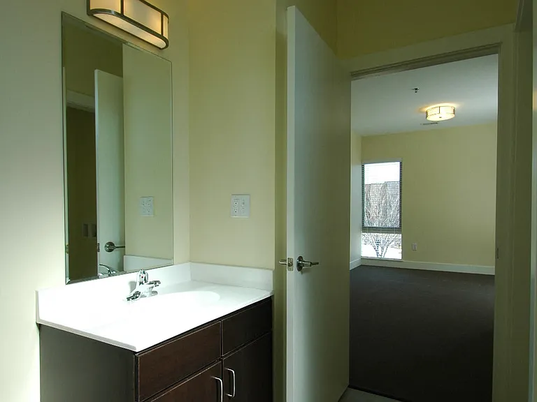 410 S Hancock St — Photo 4