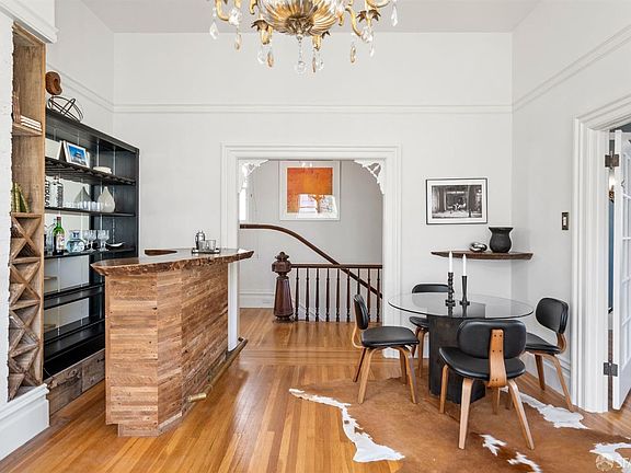4th image of 1035 Divisadero St