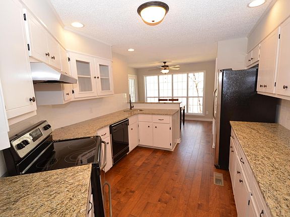 4th image of 227 Warrior Ln