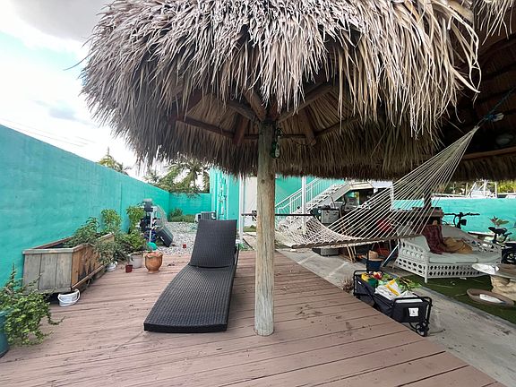 3rd image of 112 Mayfield Rd #A