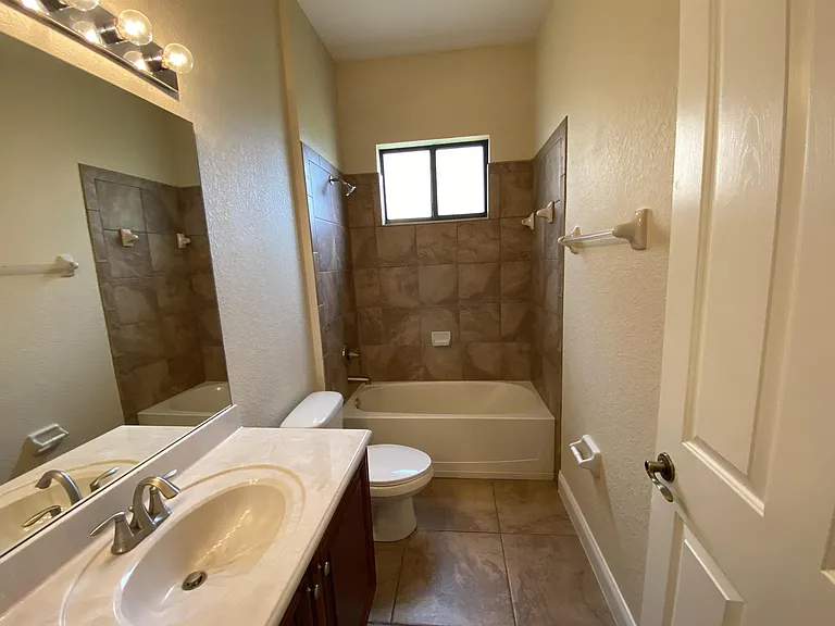452 Cinnamon Dr — Photo 12