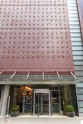 Rented by CORE | media 40