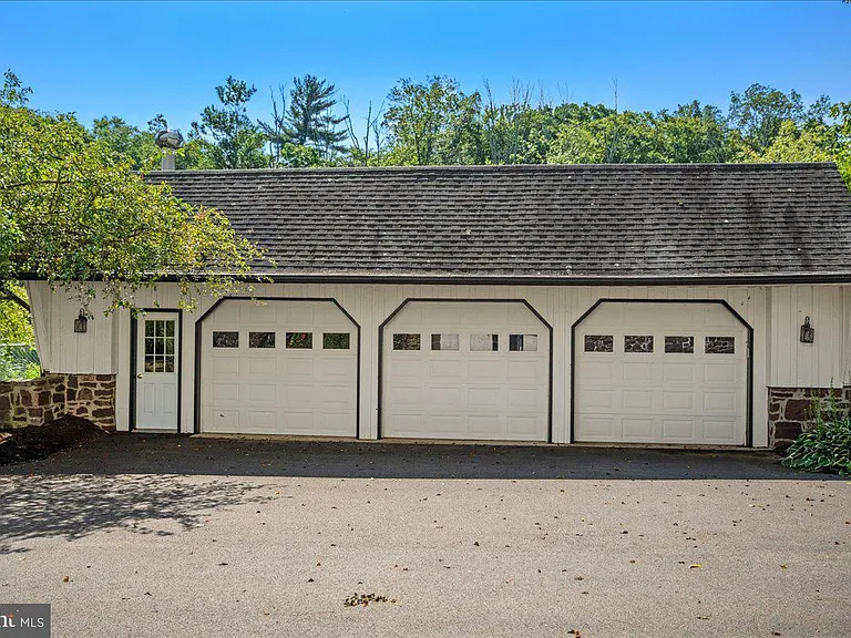 1315 Pineville Rd #MAIN HOUSE — Photo 8