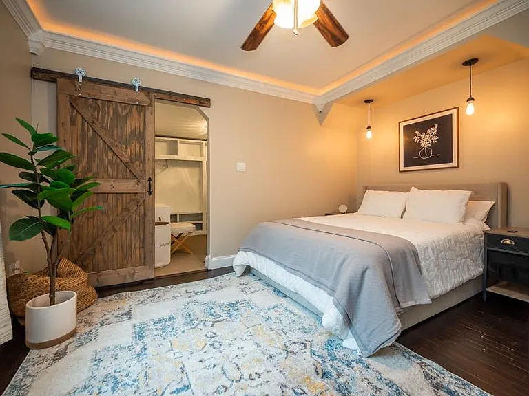 1175 SW Collins Ave — Photo 4
