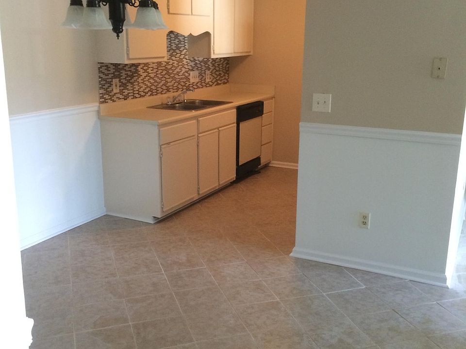 1st image of 521 Mystic Dr APT G