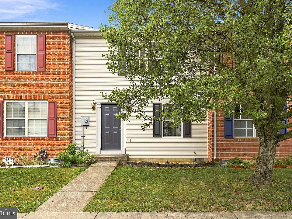 219 Surrey Club Ln
