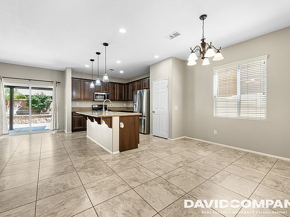 5th image of 1105 N Yucca Ave