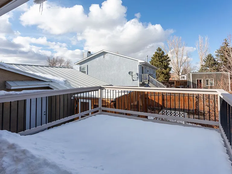 7673 Safari Cir — Photo 37