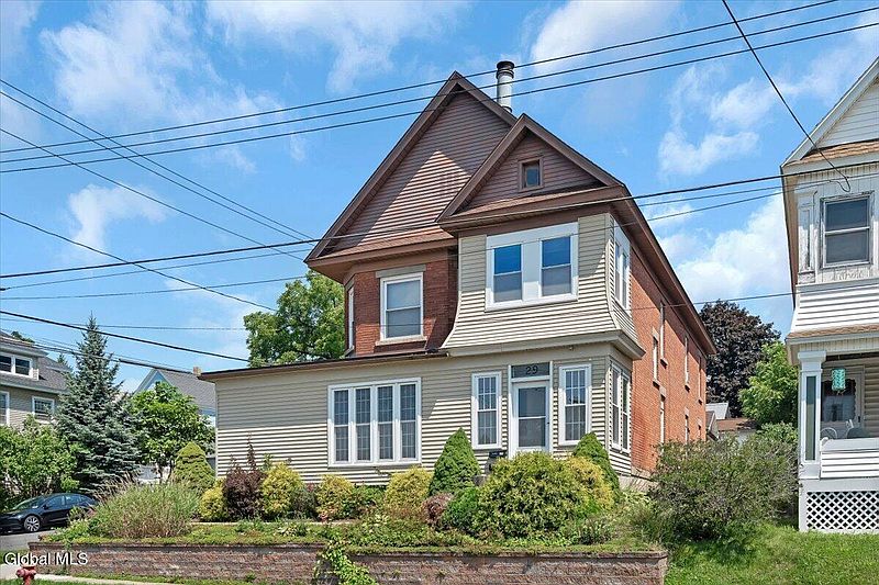 4th image of 29 McClellan Avenue