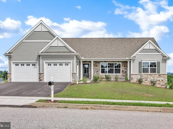 1603 Fountain Rock Dr, Dover, PA 17315