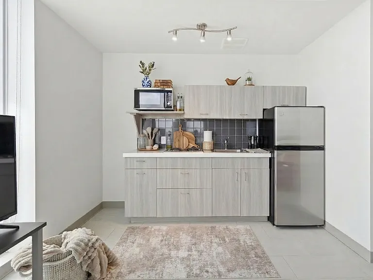 20 Rebecca St — Photo 8