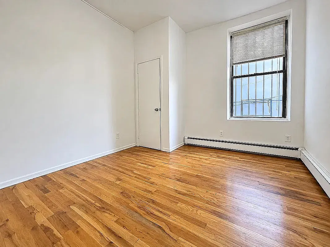 270 Throop Ave — Photo 3