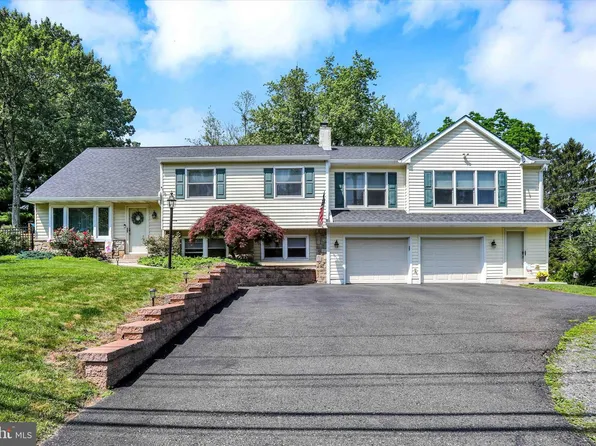 143 Brittany Dr, Chalfont, PA 18914